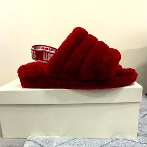 UGG SLIPPERS - WOMENS